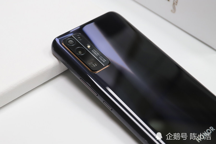 对比体验荣耀v30和荣耀30该怎么选