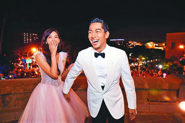 林志玲|林志玲手术出院即与丈夫AKIRA秀恩爱，公开多张甜蜜夫妻合照