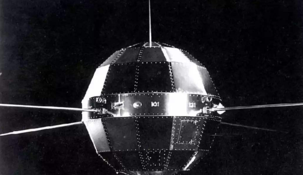 东方红一号|中国第一颗卫星东方红一号，原本寿命仅20天，为何现在仍在飞