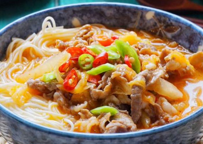 好吃的酸汤肥牛面鲜酸爽口简单营养老少皆宜的居家美味