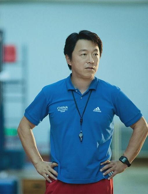 黄渤|黄渤与好友袁泉私下聚会，黄渤6岁女儿罕露面！衣着朴素紧跟老爸