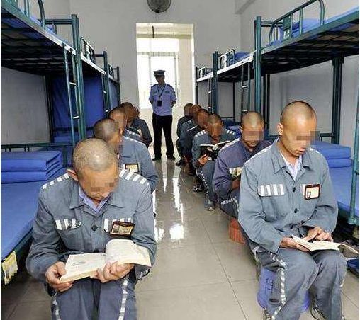 被判无期徒刑的人每天在监狱里做些什么说出来你也许不信