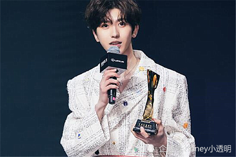 蔡徐坤|流量反噬“蔡徐坤打篮球”成为他心中的噩梦？2年后稳重的他，球技进步了！