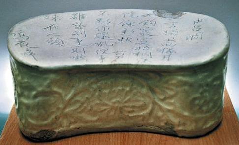 考古|为死人准备的瓷枕，为何却成了活人的床上用品？有一个功能很重要