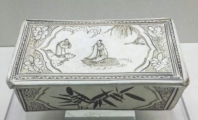 考古|为死人准备的瓷枕，为何却成了活人的床上用品？有一个功能很重要