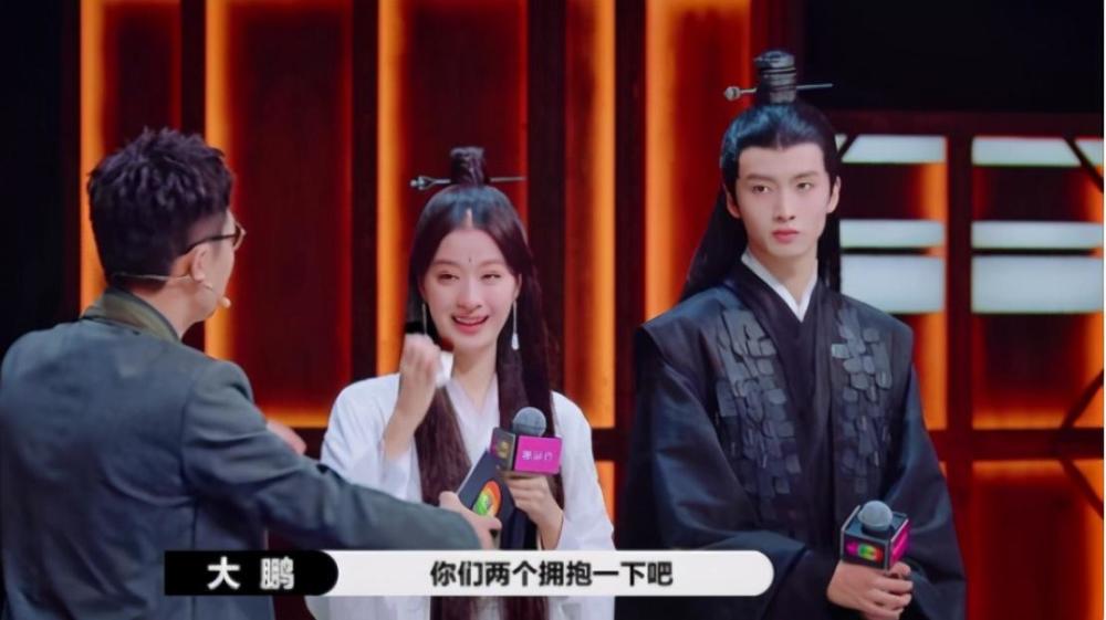 演员2|《演员2》情商最低的主持人出现？赵薇都圆不回来，十分的尴尬