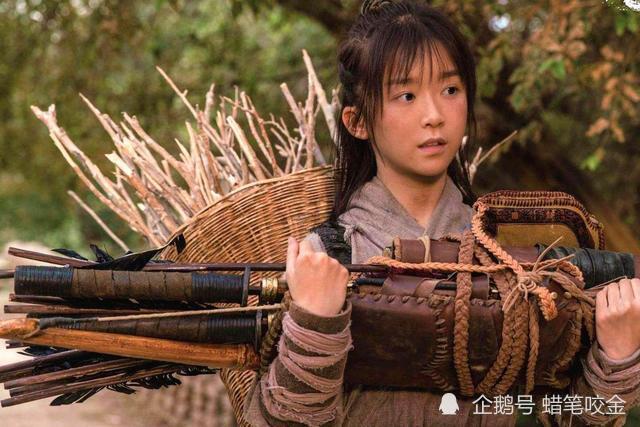 剑来哑巴湖大水怪身边人走走停停却始终是落魄山上的小米粒
