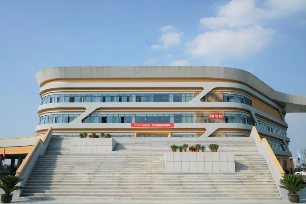 新学期,上虞家门口的这所高颜值大学投用!实景图曝光!_腾讯新闻