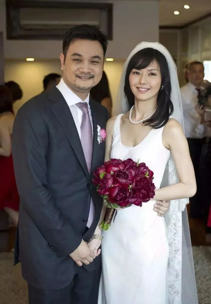 孙燕姿|天后也调皮！粉丝高铁偶遇孙燕姿，正主辟谣还cos同款姿势