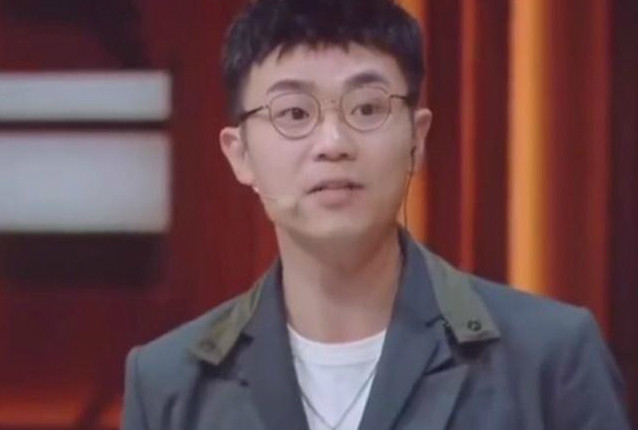 大鹏|大鹏站队郭敬明，diss李诚儒，遭吐槽不专业，网友求换主持人