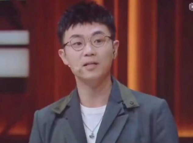 大鹏|大鹏站队郭敬明，diss李诚儒，遭吐槽不专业，网友求换主持人