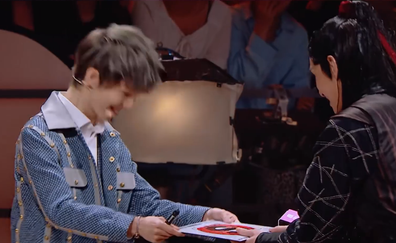 何昶希|何昶希节目首次表演，郭敬明给出S卡引争议，张大大：我困惑了