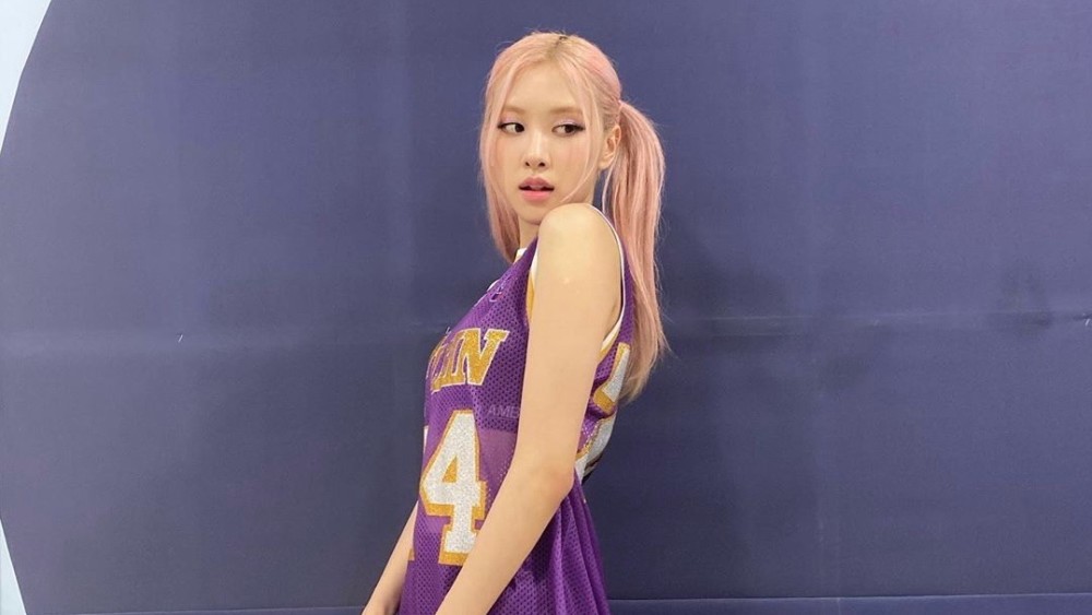 blackpink新造型公开,朴彩英玩下衣失踪,lisa做wink上瘾_腾讯新闻