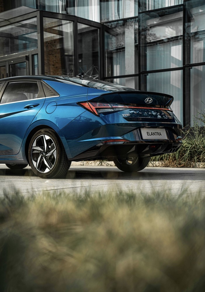 外观极致犀利时尚现代第七代伊兰特