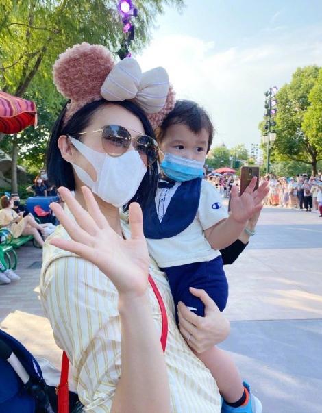 胡杏儿|胡杏儿老公晒照为奕霆仔庆3岁生日，疑隔空喊话妻子备孕三胎