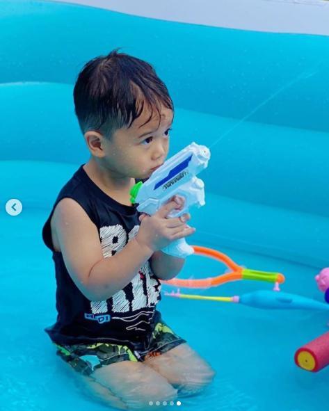 胡杏儿|胡杏儿老公晒照为奕霆仔庆3岁生日，疑隔空喊话妻子备孕三胎