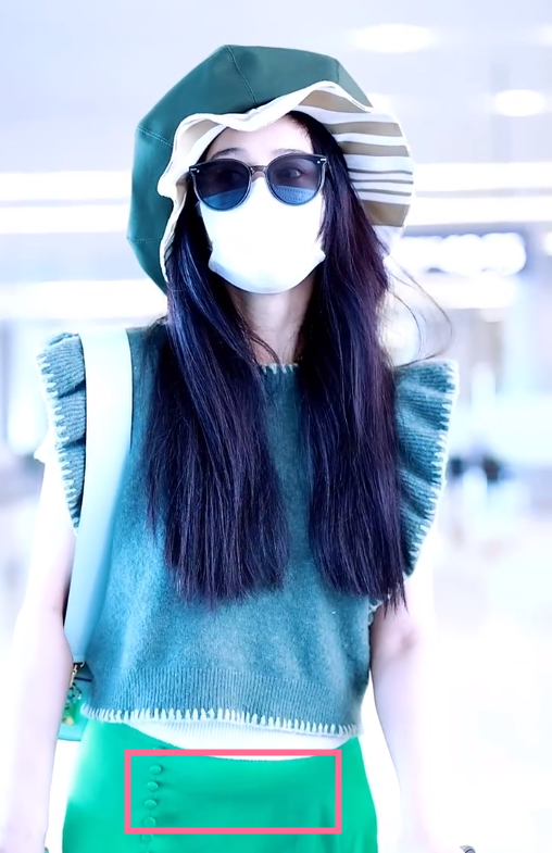 范冰冰|范冰冰现身机场绿裙靓丽惹眼，肚子疑有蚯蚓线，生子谣言再被提及