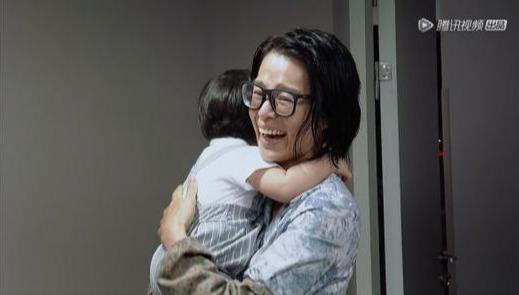 郭敬明|郭敬明捧鲜肉没底线，大鹏意外力挺，观众：不会主持可以让张大大来