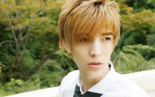 郭敬明|郭敬明捧鲜肉没底线，大鹏意外力挺，观众：不会主持可以让张大大来