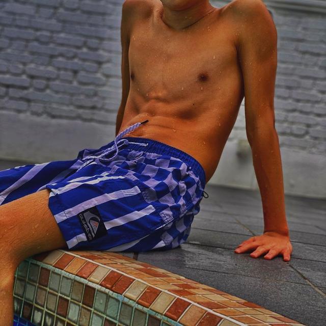 quintus|张柏芝久违晒次子近照，Quintus成熟许多，侧颜超酷神似谢霆锋