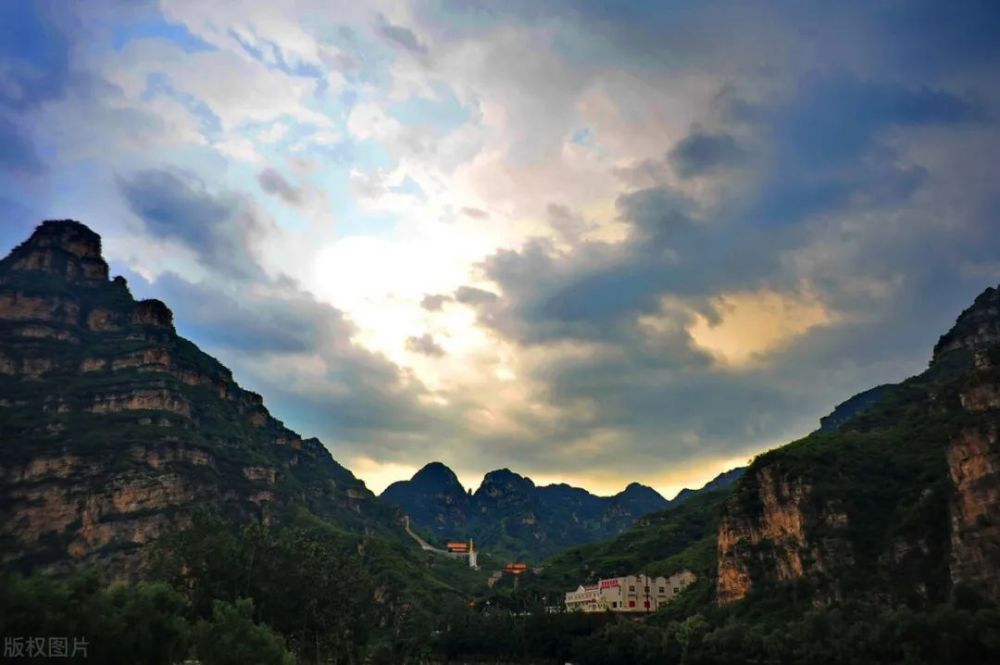 太湖村|房山一渡—铡刀背—澳水尖—加子鞍—上太湖—圣水峪一日穿越攻略