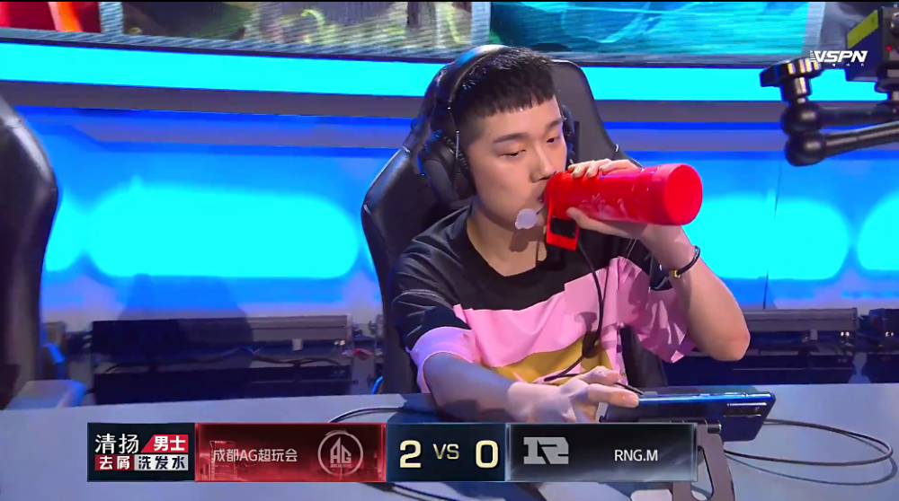 KPL比分：成都AG超玩会以1:0比分战胜RNG.M暂时领先，六点六MVP！