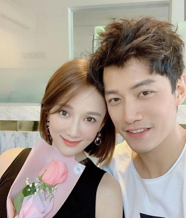 陈乔恩|陈乔恩带男友艾伦回娘家，陈妈拍下二人牵手背影照，可见对准女婿很满意