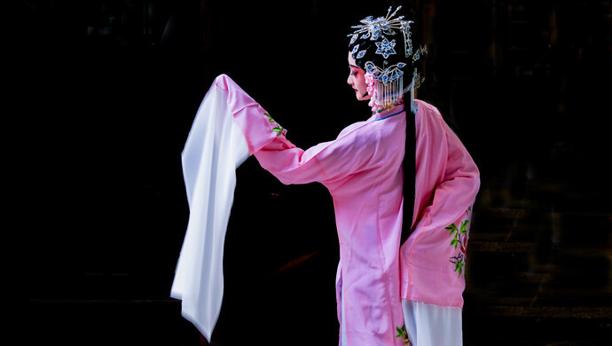 张国立|今晚有场大戏，张国立、张凯丽等明星为它代言