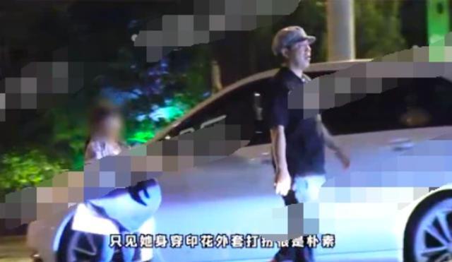 黄渤|黄渤二女儿低调罕曝光，打扮朴素模样乖巧可爱，袁泉也带女儿在场