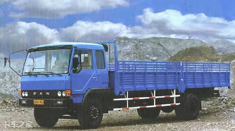 2000年(西北王投产 6x4车型全面升级 开发出六平柴军用车)顺应中央