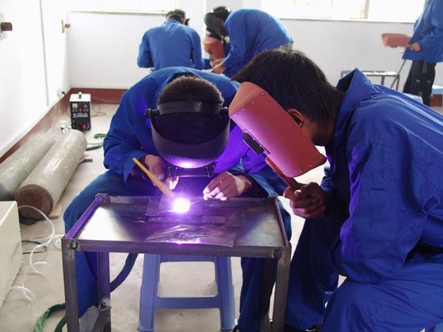 氦气|为什么要禁止氦气球？百万个氦气球带来的灾难，那只是冰山一角！