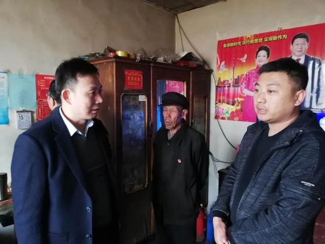 周世林|扶贫办副主任雪夜翻车