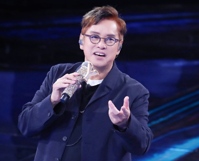 我们的歌第二季开播首个谜题揭开谭咏麟化身新声歌手