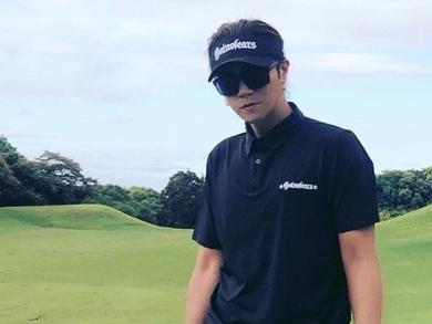 罗志祥|罗志祥高调大秀好身材，一身运动装造型帅气，对镜自拍状态超好