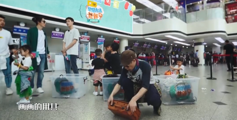 李承铉|36岁戚薇首谈生育细节，惹十万网友心疼：遇上李承铉真的太“惨”