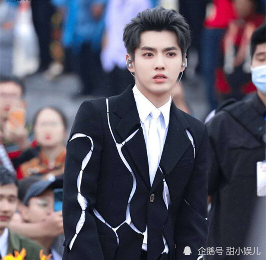 王俊凯|央视照妖镜下的顶流：肖战，王俊凯，朱一龙，吴亦凡，谁是神颜？