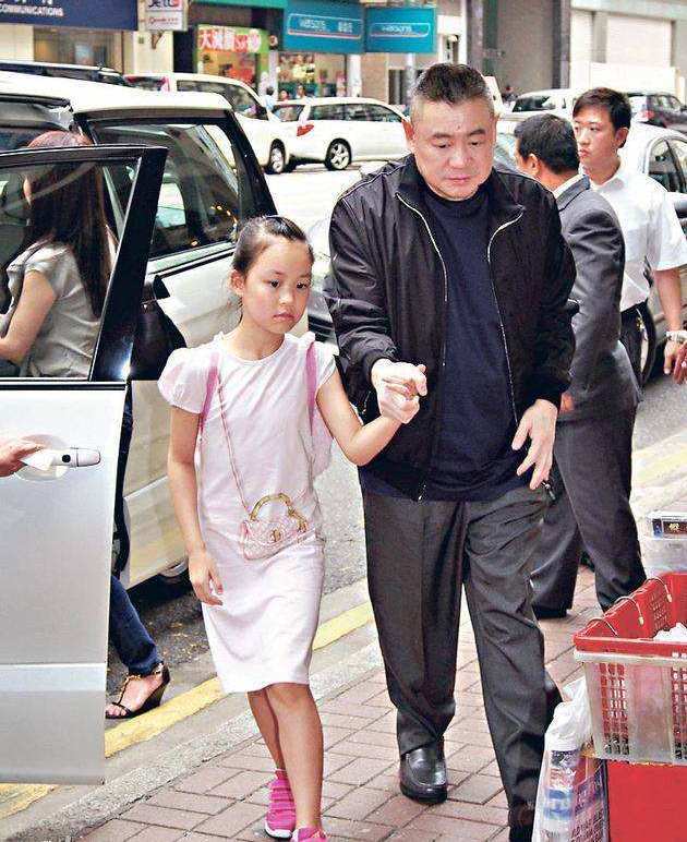 刘銮雄|刘銮雄女儿晒父女合照力破不和传闻，回忆温馨瞬间：最好的爸爸