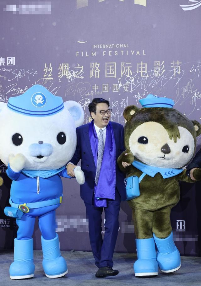 窦骁|丝绸之路国际电影节开幕，窦骁白冰同框亮相，小沈阳也罕见出镜