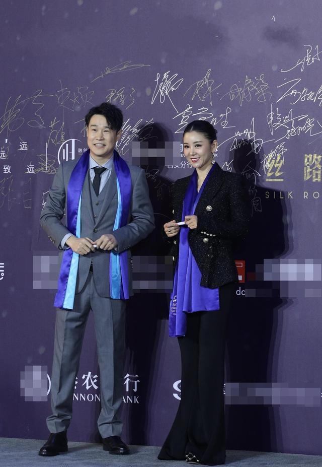 窦骁|丝绸之路国际电影节开幕，窦骁白冰同框亮相，小沈阳也罕见出镜