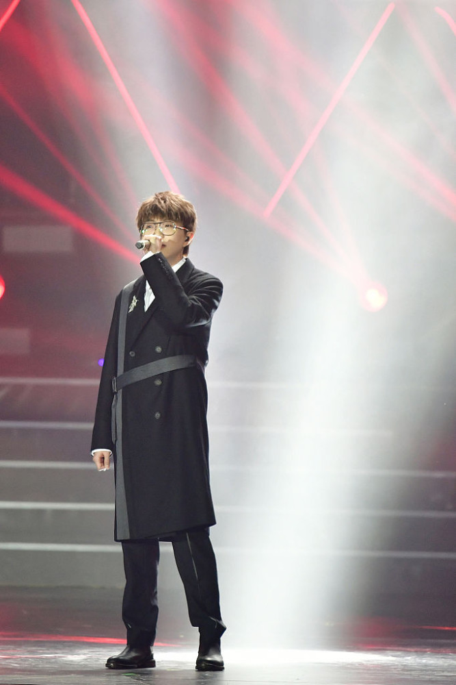 毛不易|毛不易、张韶涵获BME优秀男女歌手 R1SE获奖、孟美岐秀唱功