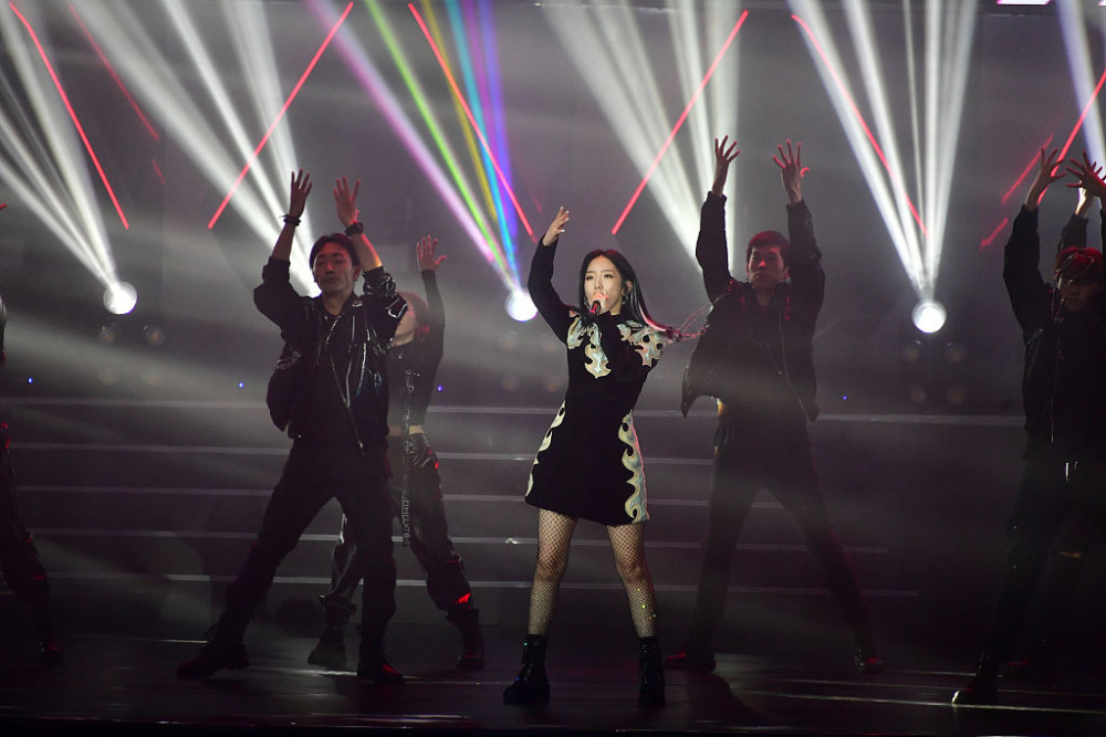 毛不易|毛不易、张韶涵获BME优秀男女歌手 R1SE获奖、孟美岐秀唱功