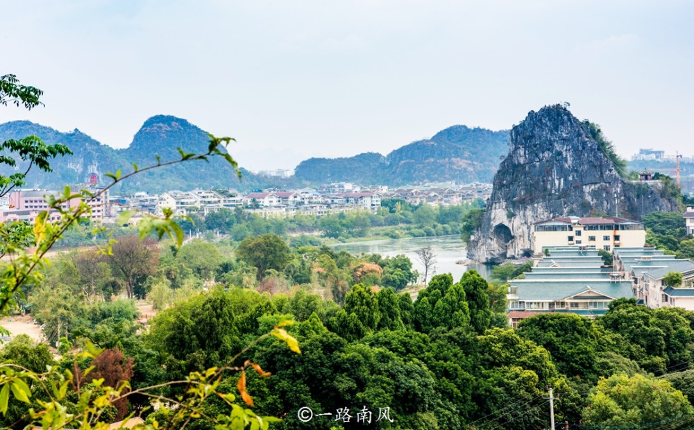 桂林核心景区叠彩山，是欣赏城市景观的好去处！