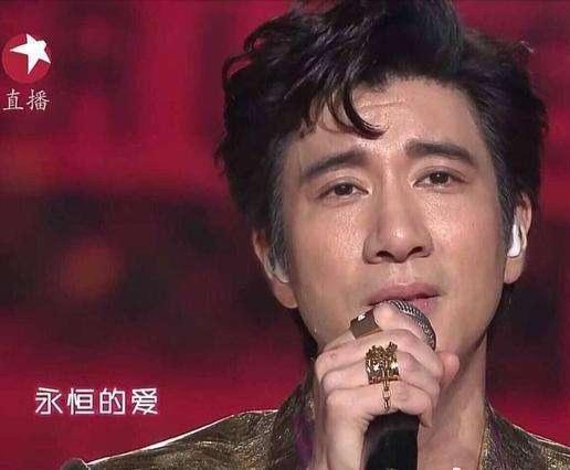 谢霆锋|40岁谢霆锋和44岁王力宏，最近同台演出，王力宏肉眼可见苍老