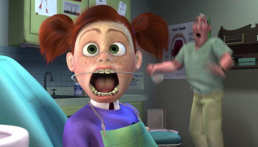 皮克斯如法炮制在《海底总动员1》中也给出了小孩子正畸的细节(甚至有