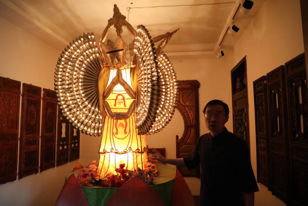 张俊涛|河南大叔用百万祖宅建灯笼博物馆，只为更多人了解这项传统技艺