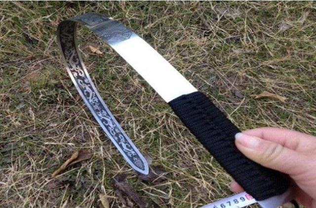 世界3大凶悍软剑:一款印度造难操作,一把产自中国,像腰带