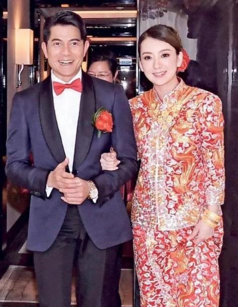 宣云|上海名媛群靠“拼”装精致连二手丝袜都拼单，与天王嫂培训营异曲同工