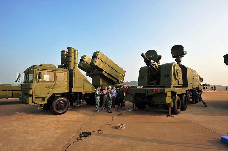 我军使用红旗-6a弹炮合一防空系统来保护s-300pmu2远程防空导弹