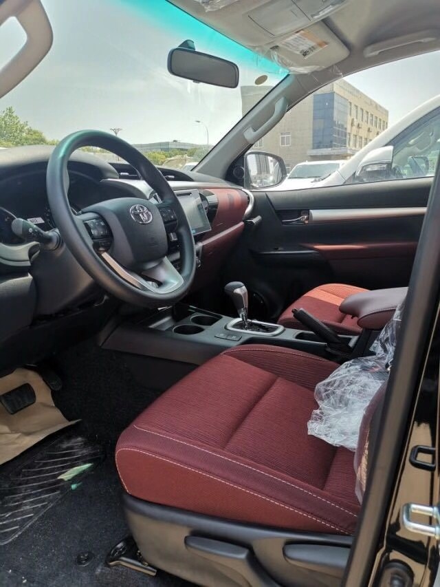 不到30万的丰田越野车:霸道2.8t动力 四驱,比三菱帕杰罗还霸气