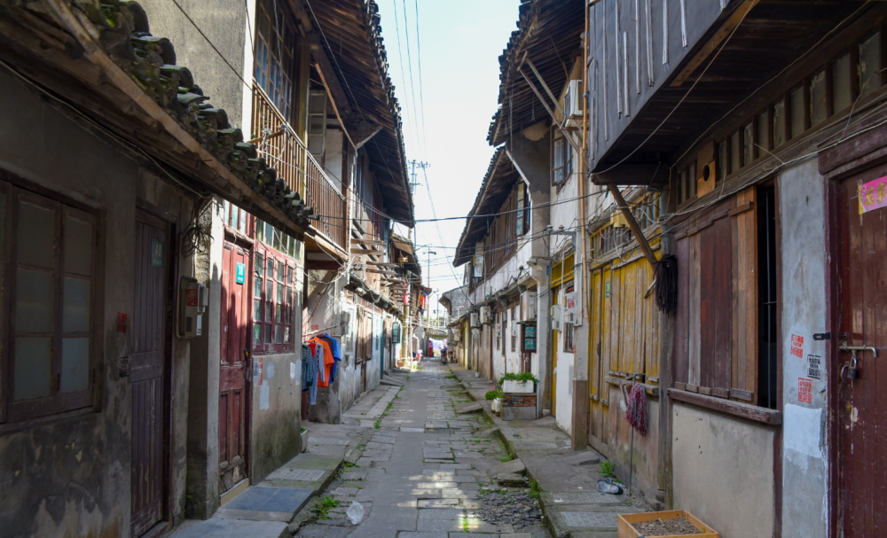 上海一条千年老街经济落后斑驳破旧价值被低估正慢慢消失